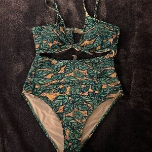 Cupshe Tropical Leaf bathing suit